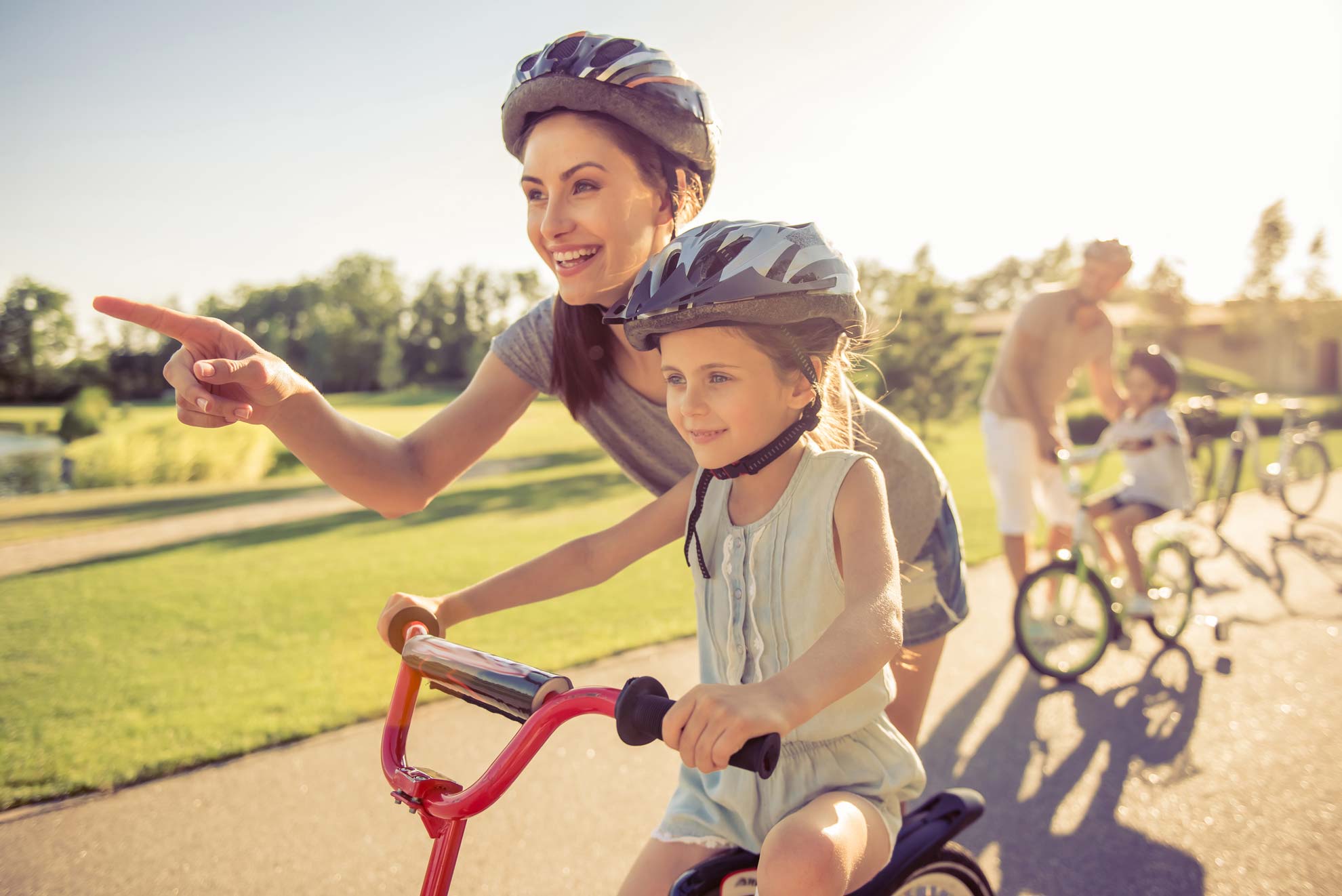 Fahrradfahren mit Kinder: Wie kann man als Familie sicher und bequem Fahrrad fahren?